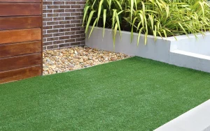 人工芝が解決！戸建て庭の雑草対策と管理の手間を軽減する実例(Before→After)