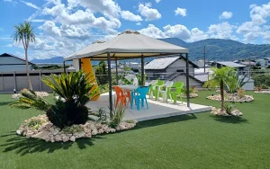 植栽と人工芝が彩るこだわりのお庭の施工事例