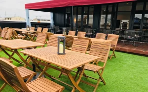 都市の新たな緑空間！屋上で人工芝を使用した施工事例