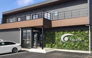 【事例特集】エントランスサインの壁面緑化 | オフィスや店舗の看板をおしゃれにする方法とメリット