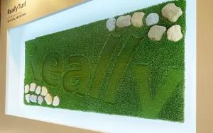 【展示会でも活躍】人工芝を使用したイベント会場の装飾アイデアをご紹介