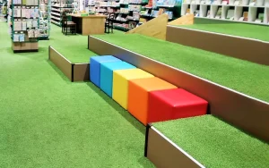 人工芝をキッズスペースに使うメリットとは？人気の天然芝やEVA樹脂との比較