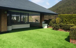 温泉施設での人工緑化！癒し効果とメンテナンス効率を両立しよう