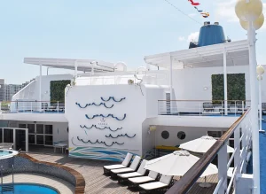 クルーズ客船 © 飛鳥II