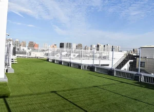 保育園屋上 © キッズラボ千石園